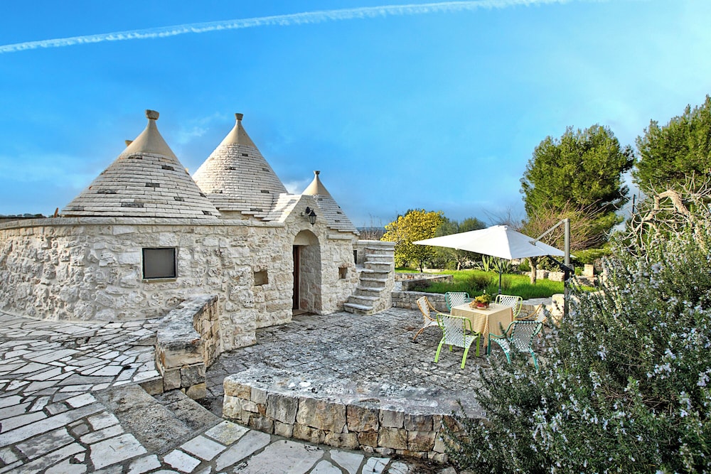 Trulli Silvana In Locorotondo — 4-Star Luxury Hotel in Locorotondo, Italy