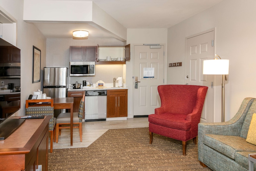 Hampton Inn & Suites Nashville Green Hills - photo 14