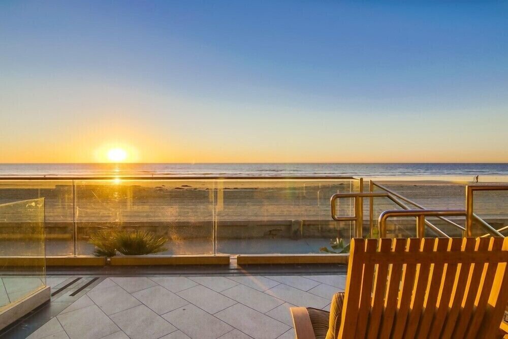2 Combined Ocean Front Units Exclusive Patio BBQ Fire Pit — 4-Star Luxury Hotel in San Diego, United States