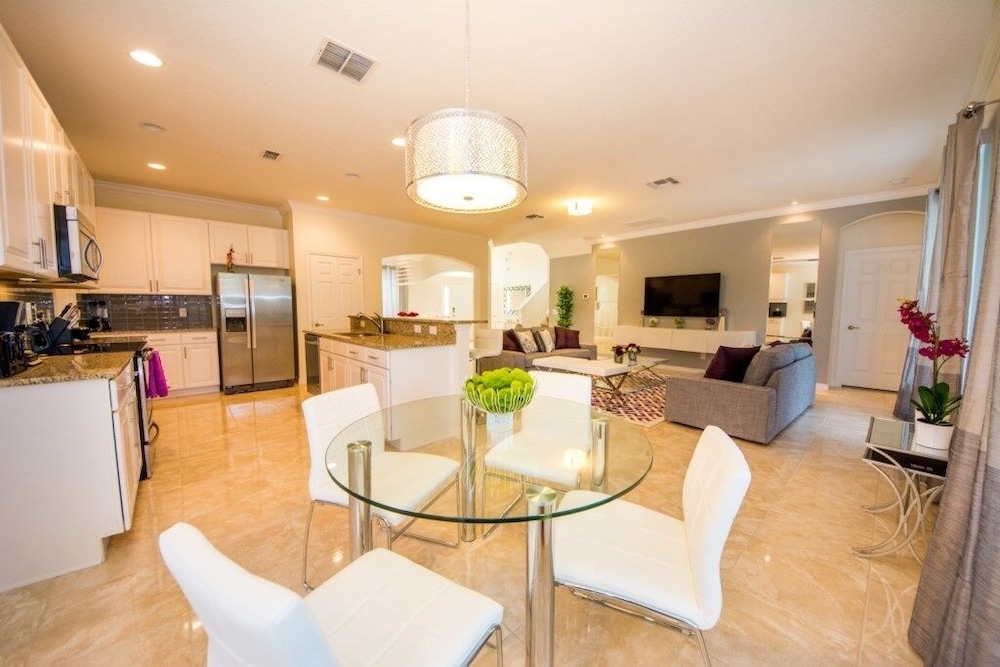 Solterra Resort No Rear Neighbors 5 Bedroom Home - photo 6