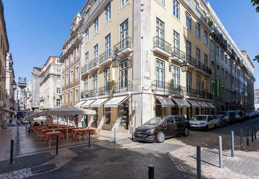 Santa Justa 24 Apartments — 4-Star Luxury Hotel in Lisbon, Portugal
