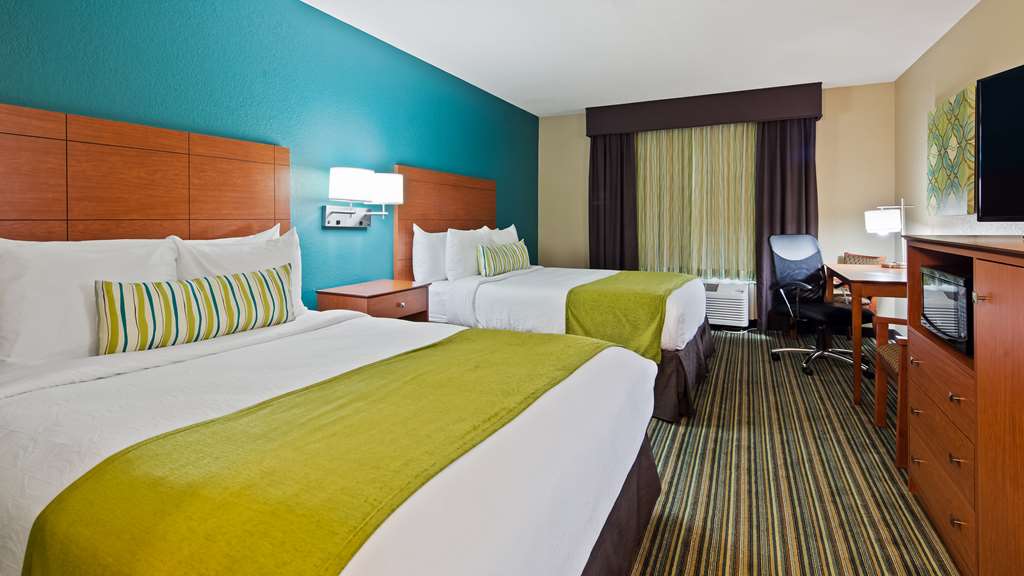 Best Western Plus Menomonie Inn & Suites - photo 5