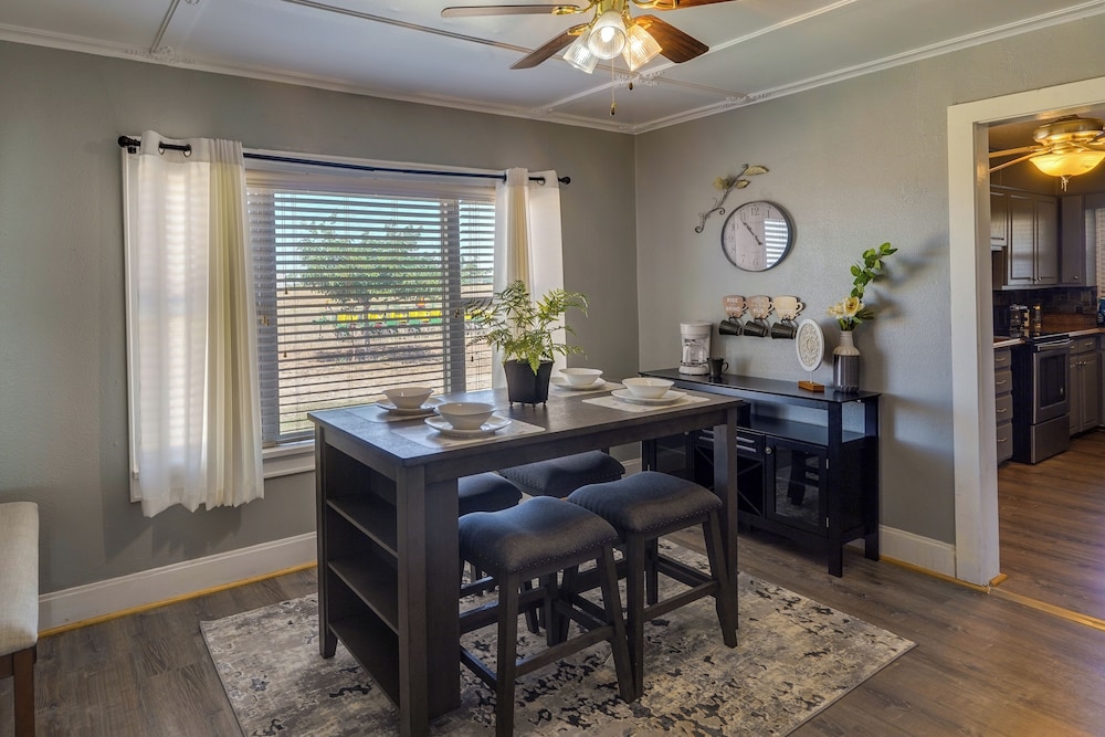 Lamesa Vacation Rental w Covered Patio & Fire Pit — Lamesa — photo 4