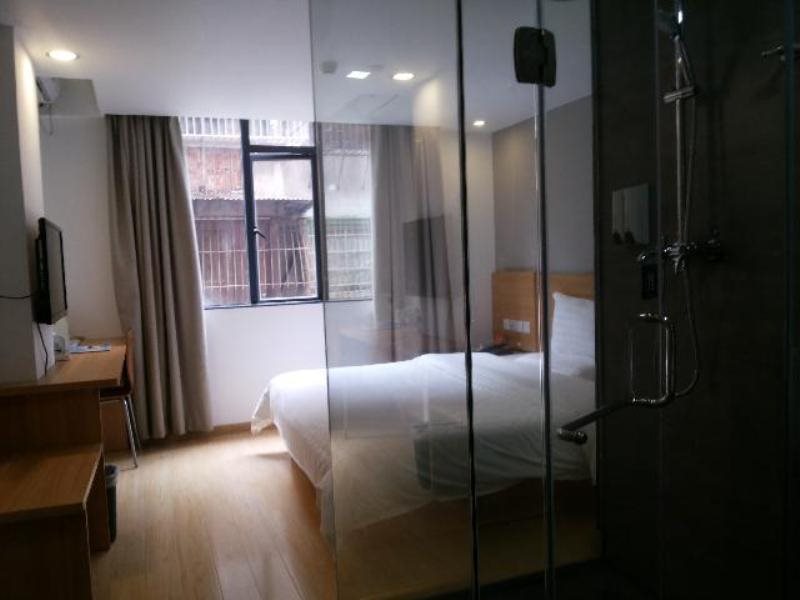 7 Days Inn — hotel in Linyi
