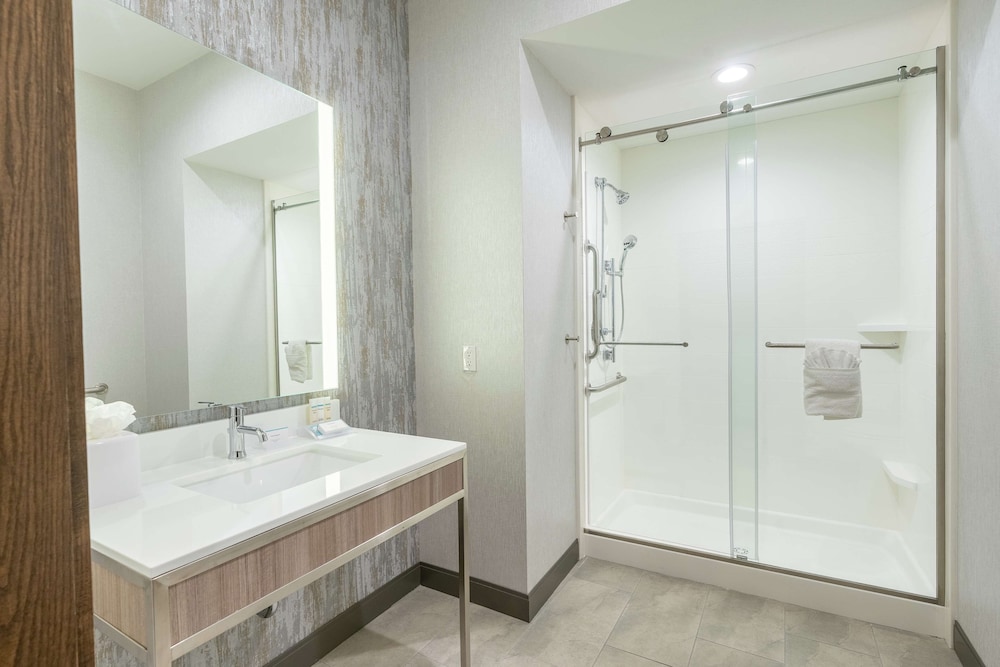 Hilton Garden Inn Wichita Downtown - photo 28