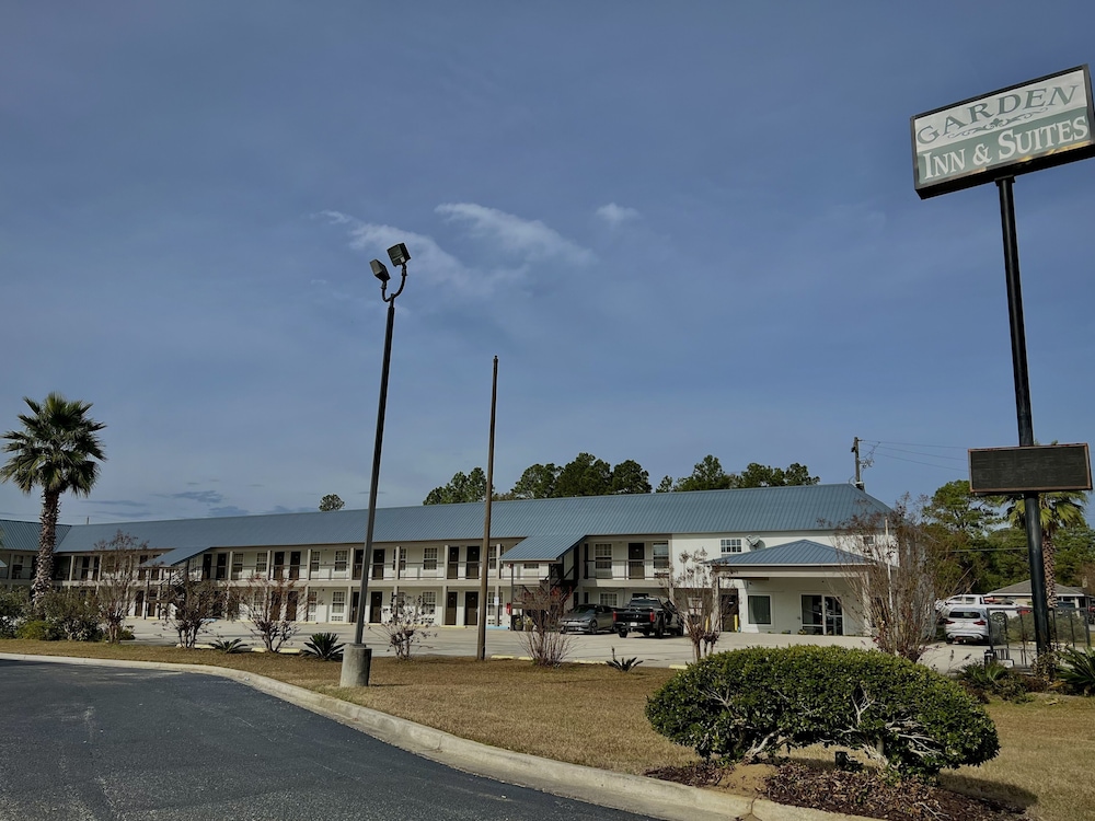 Garden Inn & Suites — hotel in Metter