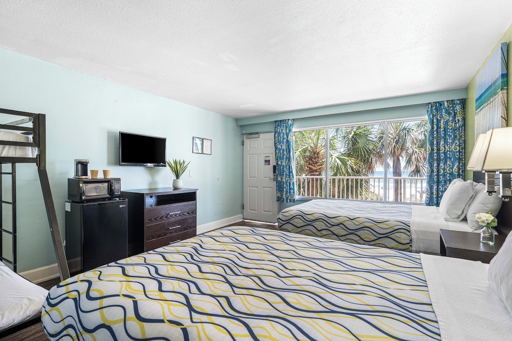 Boardwalk Beach Hotel - photo 35