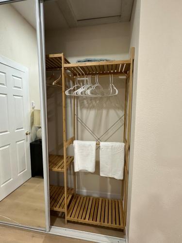 5 Star Cozy modern house all amenities Sleep 6