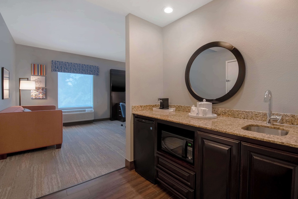 Hampton Inn & Suites Harvey New Orleans West Bank - photo 17
