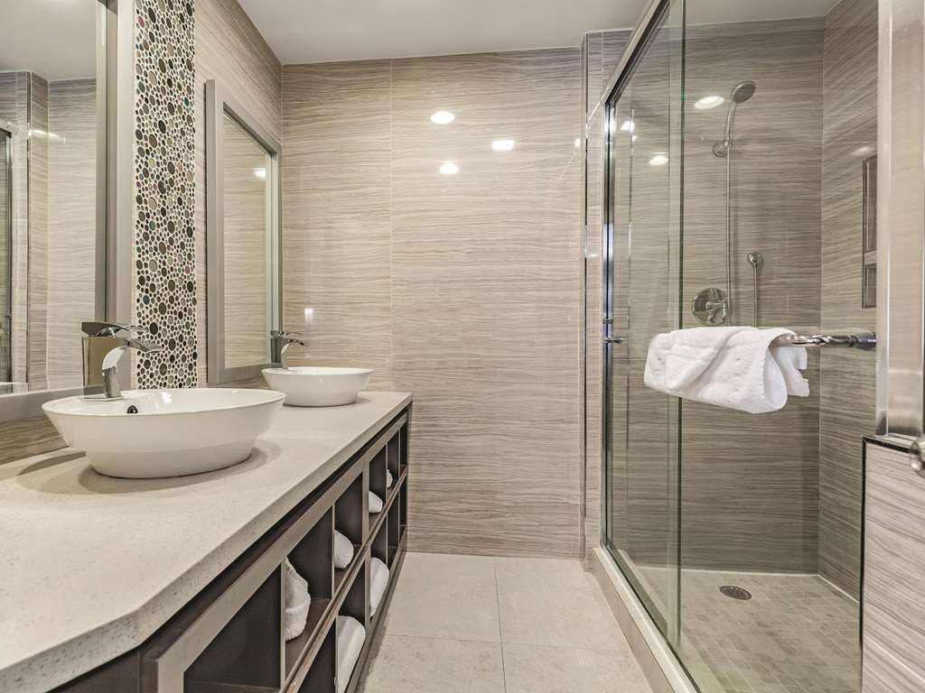 La Quinta Inn & Suites by Wyndham San Francisco Airport West - photo 52