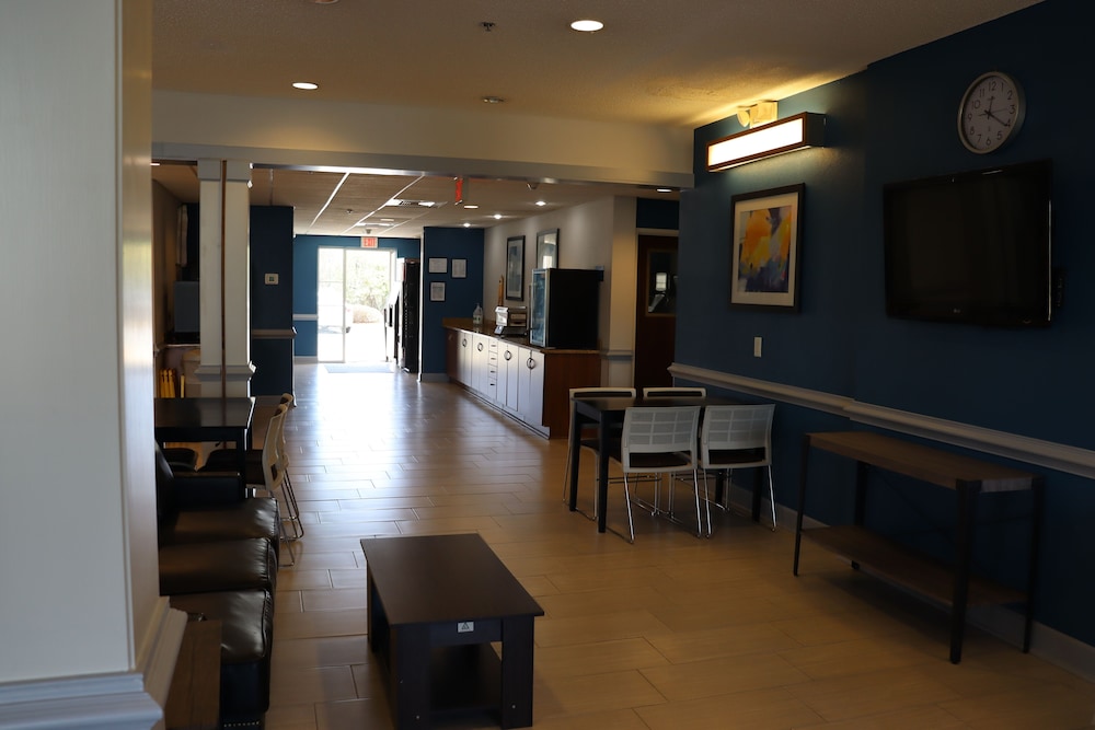 Microtel Inn & Suites by Wyndham Columbus Near Fort Moore - photo 5