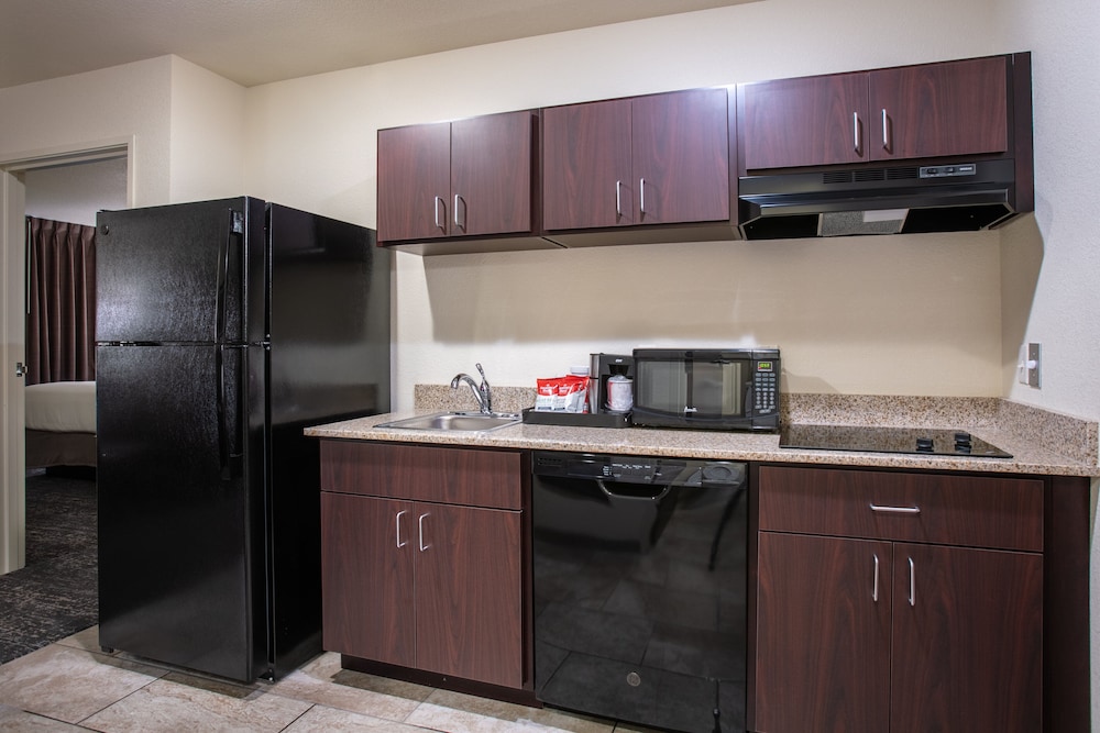 Cobblestone Inn & Suites Pine Bluffs - photo 23