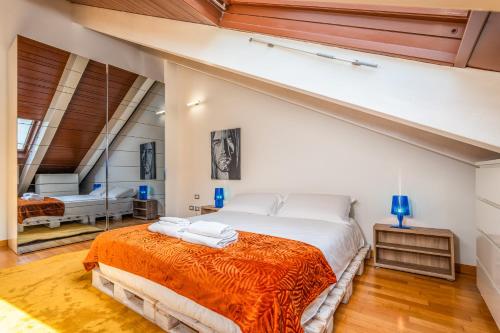 Loft Design on 3 Levels near the Polytechnic — 4-Star Luxury Hotel in Milan, Italy