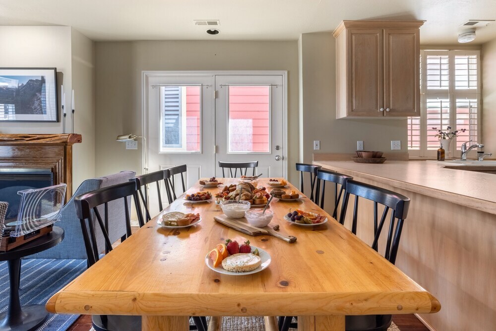 Silver Star by Avantstay Ideal Park City Location Close to Slopes Hot Tub - photo 16