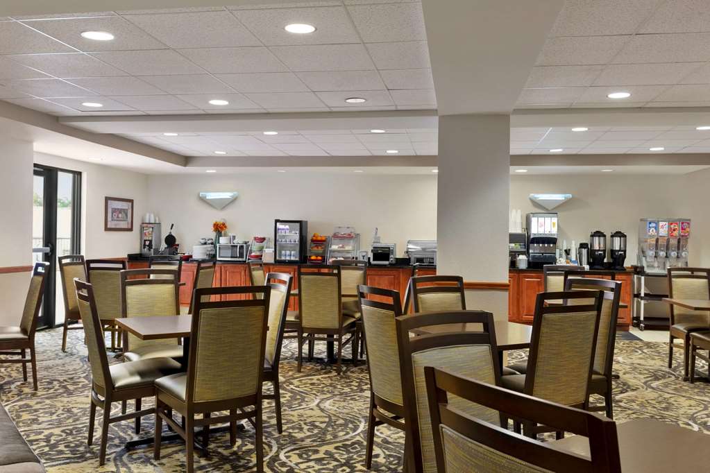 Wingate by Wyndham Bentonville AR - photo 7