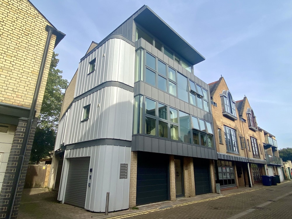 Your Space Apartments Cambridge Place — 4-Star Luxury Hotel in Cambridge, United Kingdom