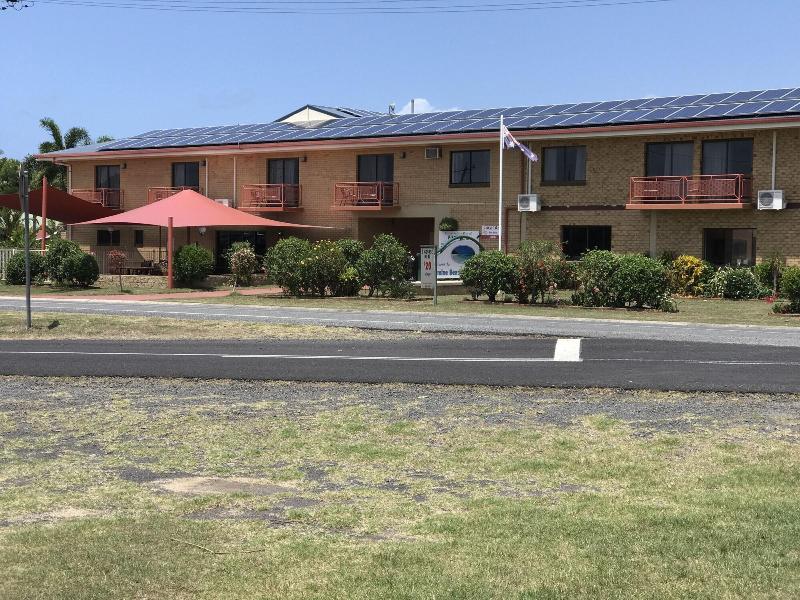Kurrmine Beach Motel in Innisfail, Australia