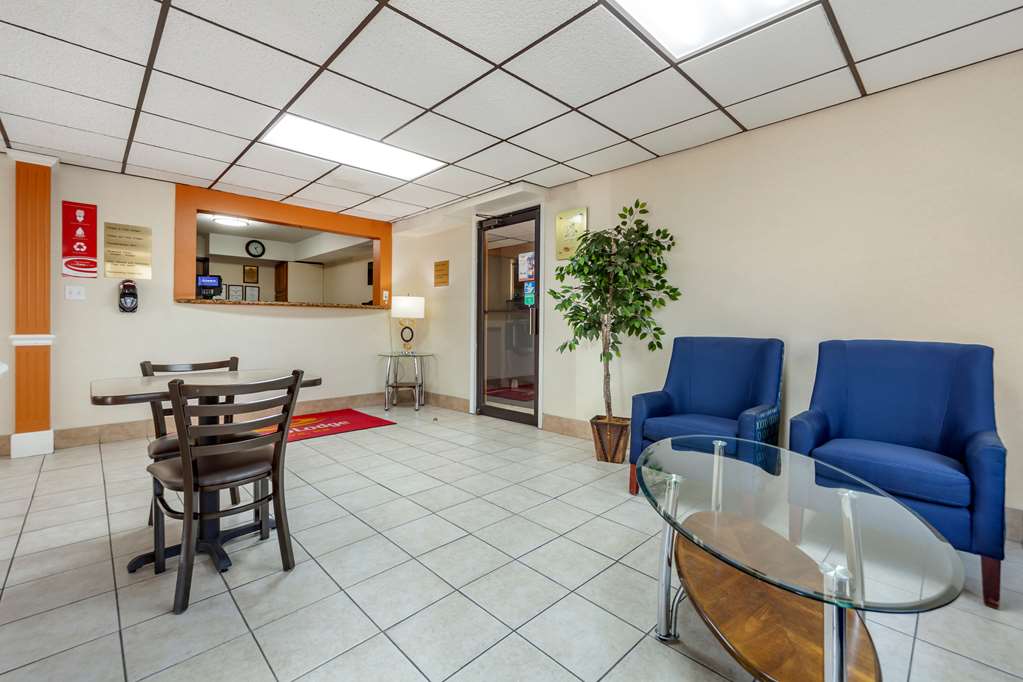 Econo Lodge Hays I 70 - photo 7