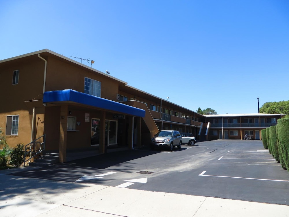 American Inn Ontario - photo 48