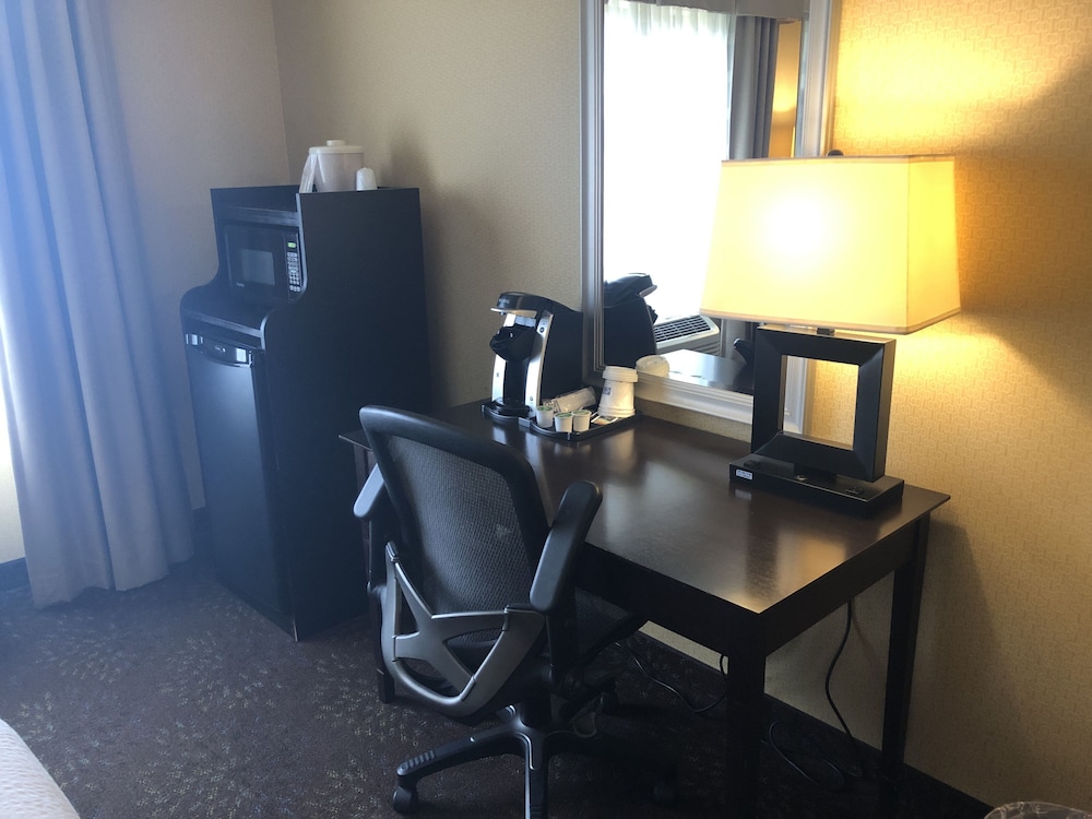 Holiday Inn Express Hotel & Suites Lansing Dimondale by IHG - photo 9