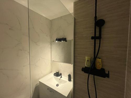 Le Petit Cozy T2 En Centre Ville in Poitiers, France