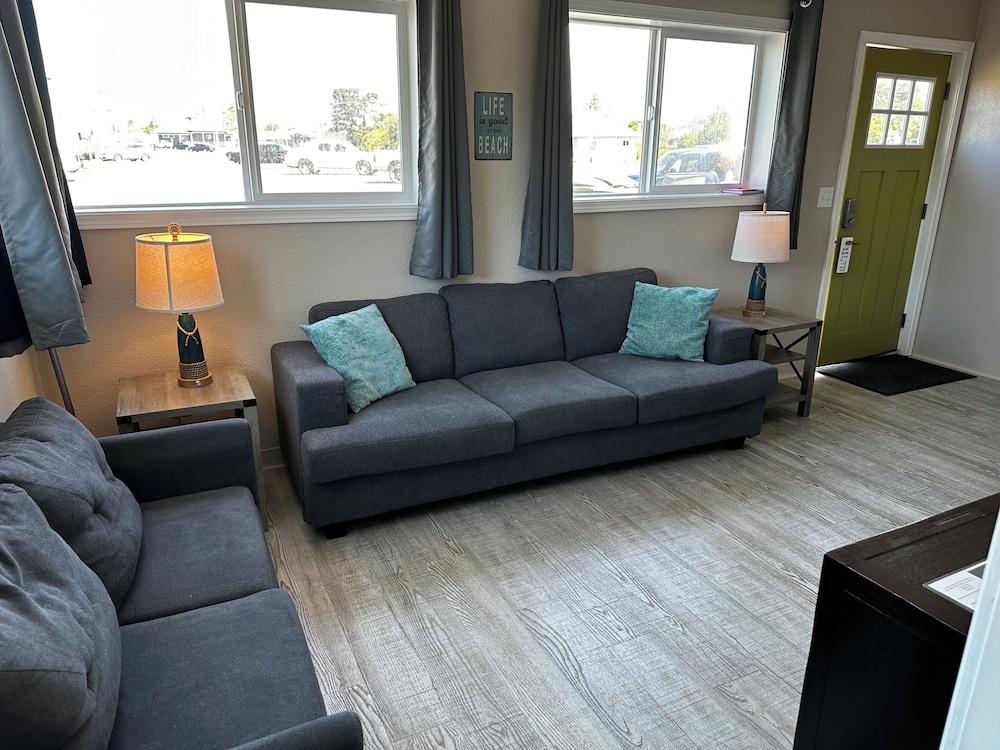 The Coastal Inn and Suites - photo 50