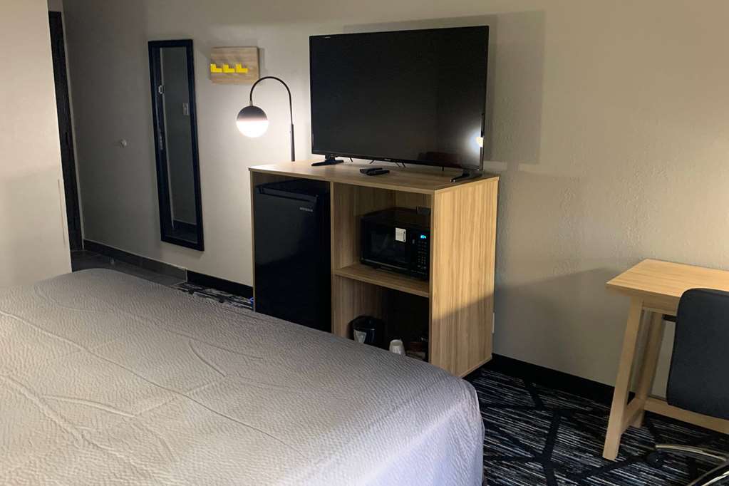 Super 8 By Wyndham Kirksville - photo 10