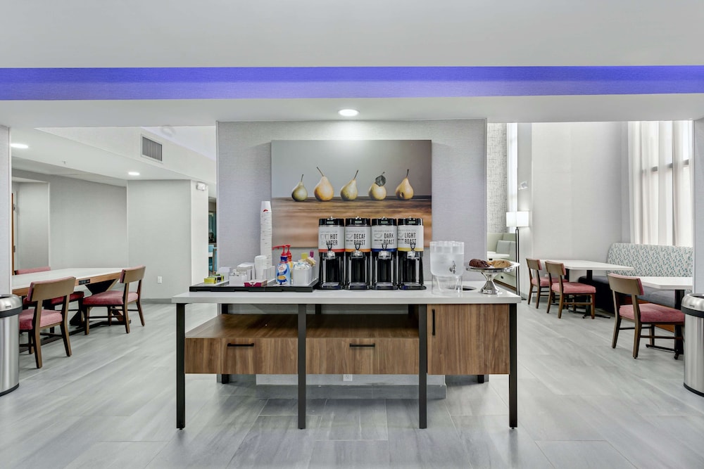 Hampton Inn Houston Pearland - photo 46