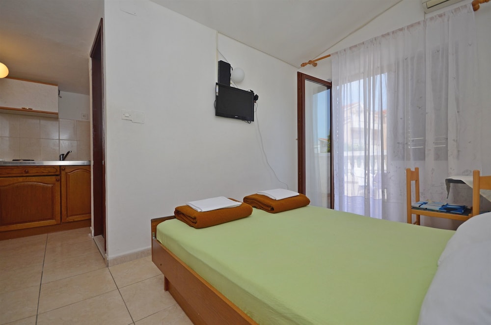 Apartment Ivica — 4-Star Luxury Hotel in Vodice, Croatia