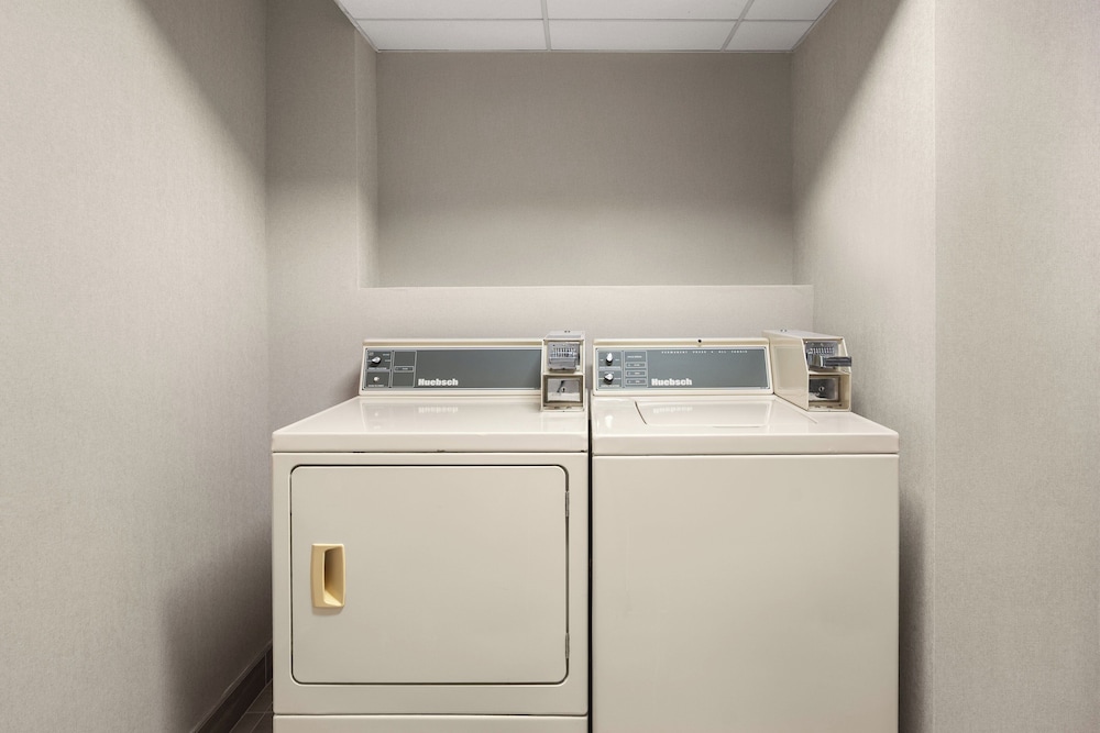 Holiday Inn Express & Suites Hawthorne Elmsford North by IHG - photo 41