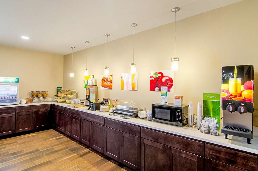 Quality Inn & Suites Near Tanger Outlet Mall - photo 21