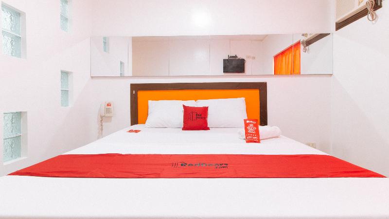 RedDoorz @ EL Runway Hotel Bulacan — hotel in Bulacan