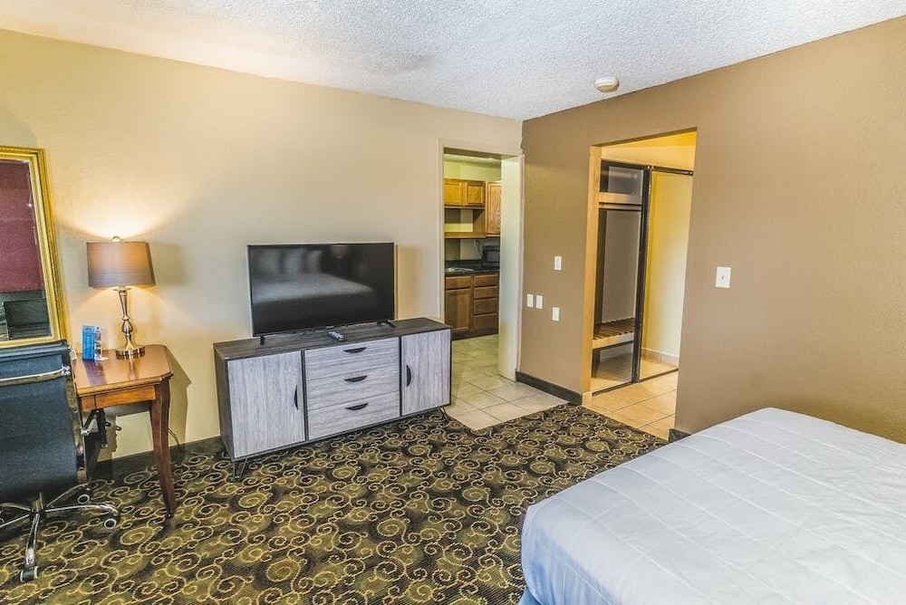 Days Inn by Wyndham Montrose - photo 25