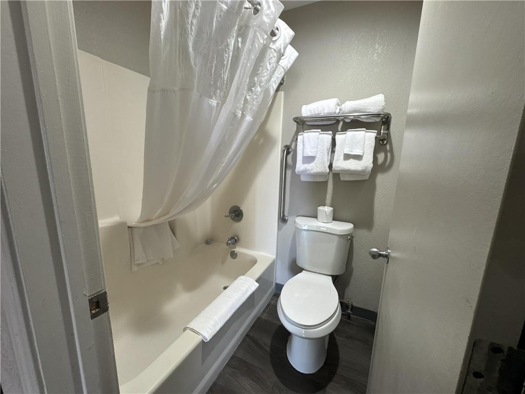 Quality Inn & Suites Near White Sands National Monument - photo 23
