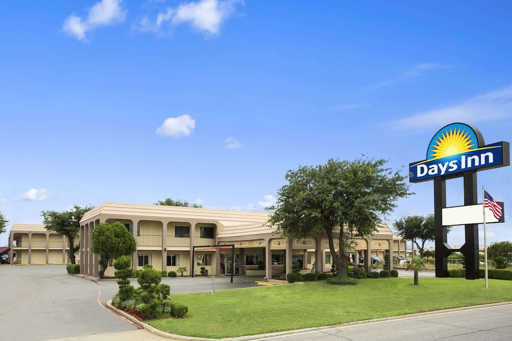 Days Inn by Wyndham Dallas Irving - featured photo