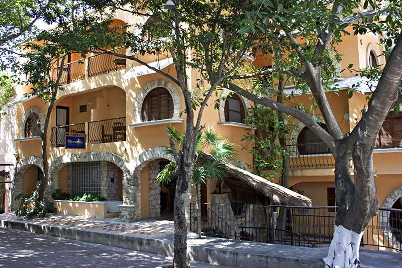 El Tukan El Tukan & Beach Club Nina Moongate