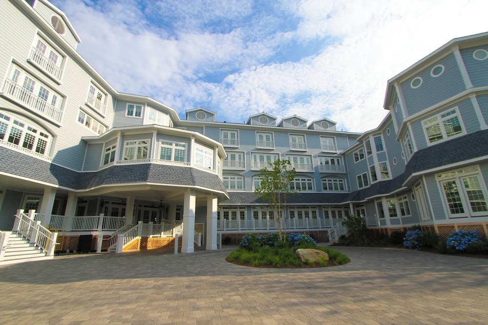 Madison Beach Hotel - photo 106