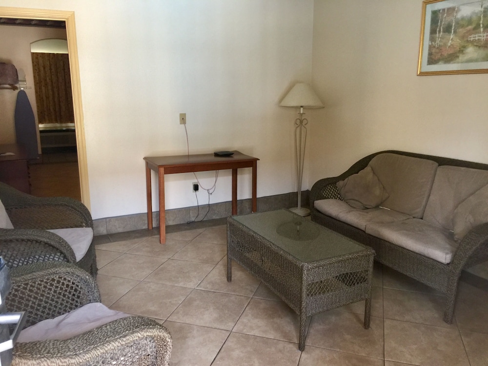 Texas Inn and Suites RGV - photo 6
