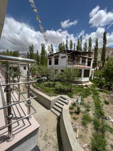 Raven the hermitage — Leh — photo 5