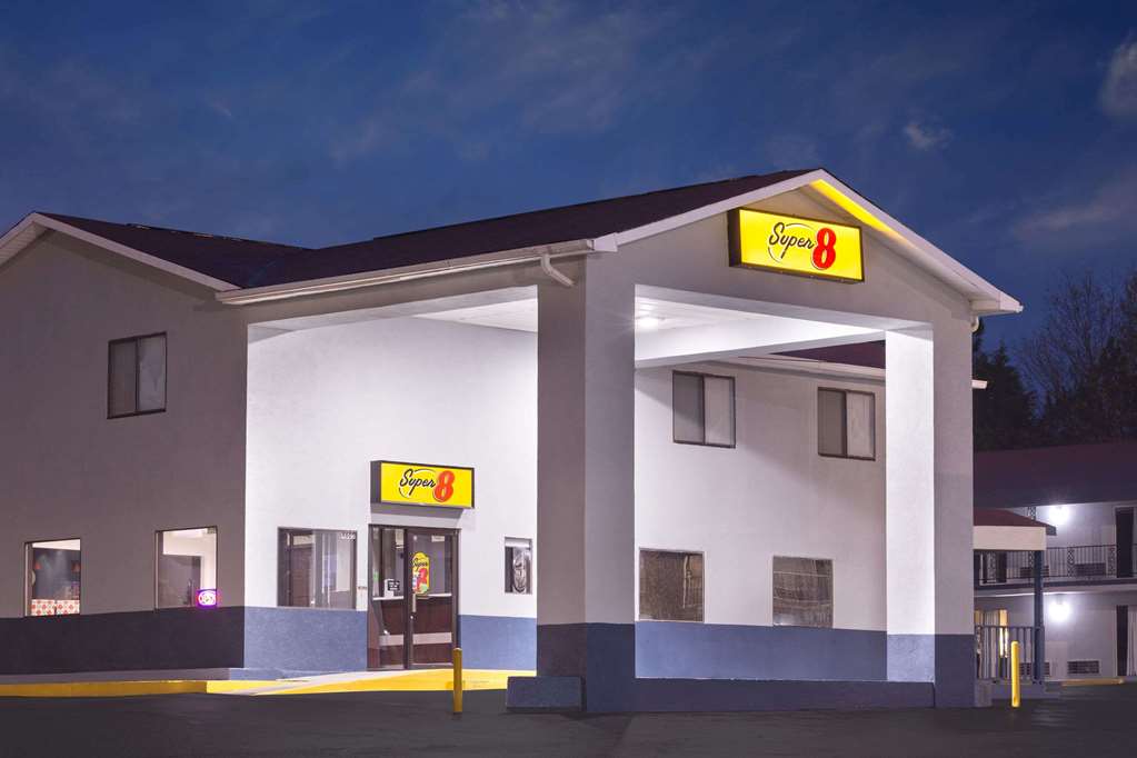 Super 8 by Wyndham Locust Grove - photo 3