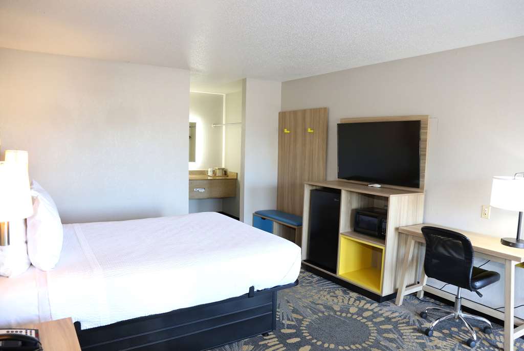 Days Inn by Wyndham Monroe LA - photo 31