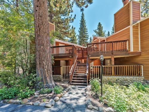 Perfect location walk to town and nature in Incline Village, United States