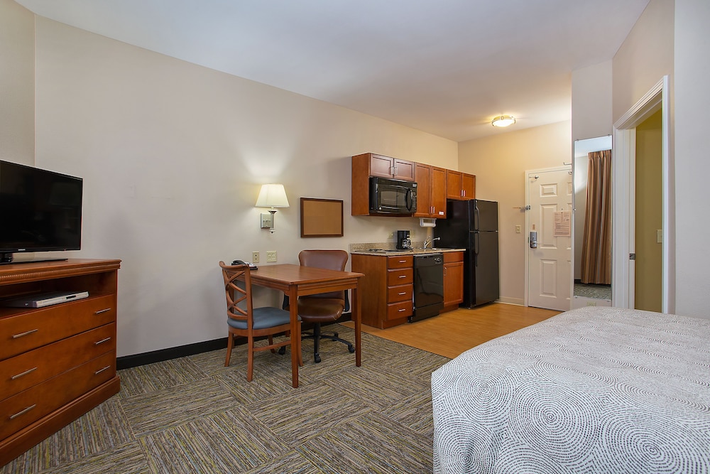 Candlewood Suites Tuscaloosa by IHG - photo 33