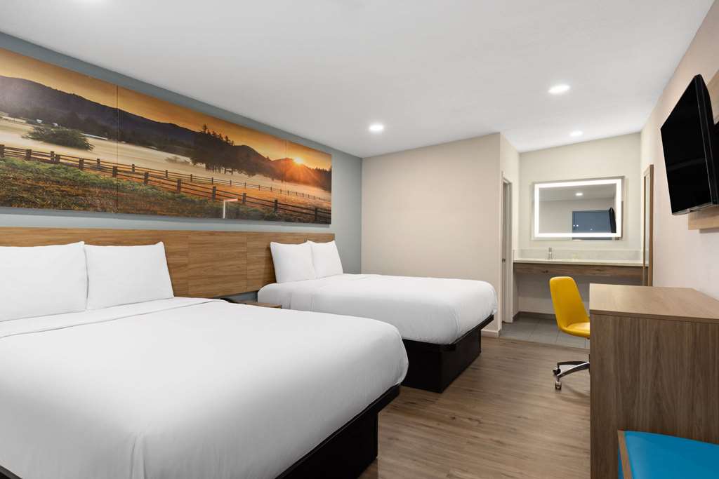 Days Inn by Wyndham Bakersfield - photo 13