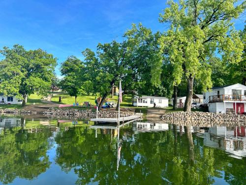 Lake Victoria Resort in Alexandria, United States