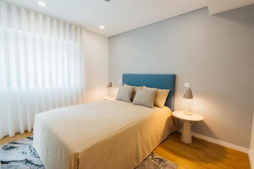 Lady Laura in Figueira Da Foz, Portugal