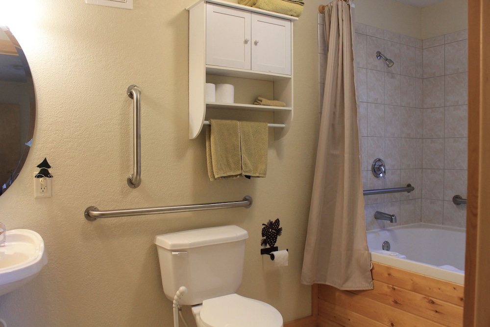 Viking Bay Resort & Lodge - photo 16
