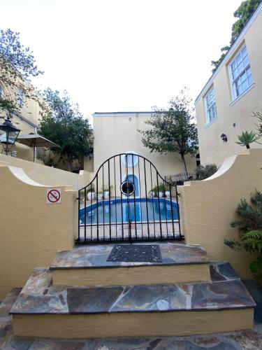Vintage Alcove in Green Point Cape Town sleeps 4