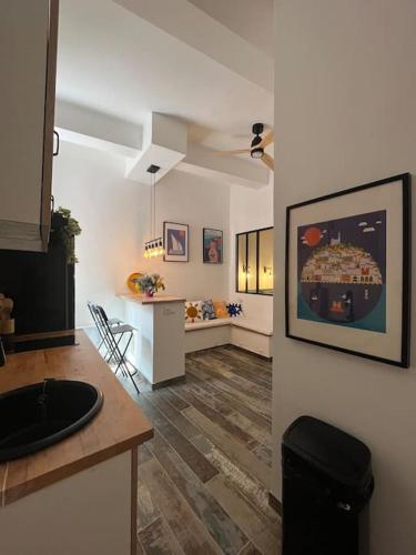 Studio Central Ancien Hotel Salomon Xvie Siecle - last minute hotel in Marseille