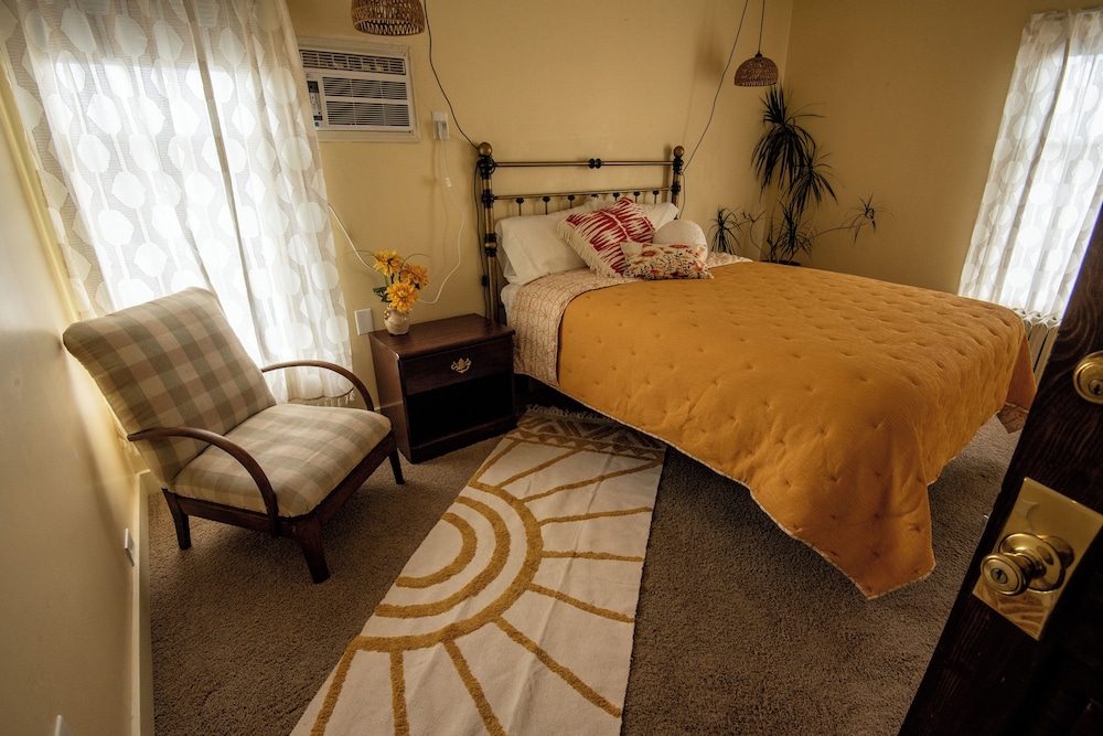 The Boho Buffalo Inn - photo 10
